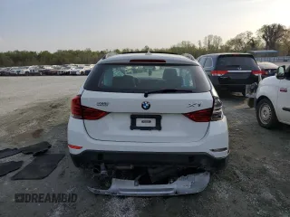 2015 BMW X1 sDrive28i z VIN WBAVM1C5XFV318188, wystawiony jako Copart lot #51543865 z przebiegiem 97 497 mil mil oraz Szkoda całkowita • Salvage title. Historia ofert i sprzedaży dostępna na DreamBid. Obrazek 6.