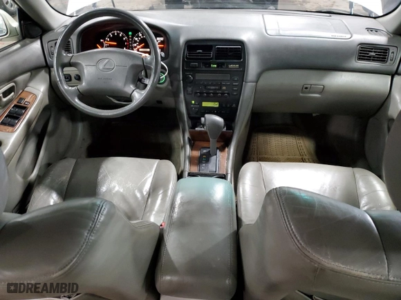 1998 Lexus ES 300 Luxury Sport Sdn with VIN JT8BF28G9W0105650, listed as a Copart auction lot 47545945 with 254,311 mi miles and Salvage Title. Bid and sale history available at carsss.com. Image 8.