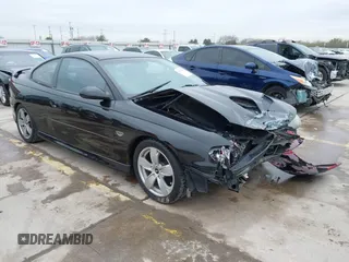 2006 Pontiac GTO with VIN 6G2VX12U46L827831, listed as a IAAI auction lot 41319936 with 102,173 mi miles. Bid and sale history available at carsss.com. Image 1.