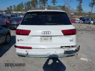 2017 Audi Q7 Premium Plus with VIN WA1LAAF78HD009287, listed as a IAAI auction lot 41327189 with 121,483 mi miles. Bid and sale history available at carsss.com. Image 16.