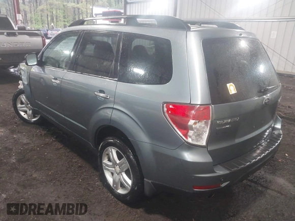 2010 Subaru Forester 2.5X Limited with VIN JF2SH6DC2AH901853, listed as a IAAI auction lot 42021610 with 159,385 mi miles. Bid and sale history available at carsss.com. Image 3.