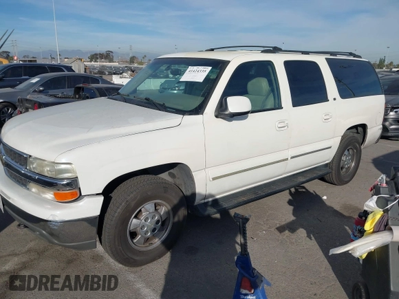 2001 Chevrolet Suburban LS with VIN 3GNEC16T31G213677, listed as a IAAI auction lot 41424335 with 255,425 mi miles. Bid and sale history available at carsss.com. Image 2.