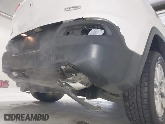 2016 Jeep Cherokee Latitude with VIN 1C4PJMCS5GW341286, listed as a IAAI auction lot 40723940 with 113,040 mi miles and . Bid and sale history available at DreamBid. Image 18.