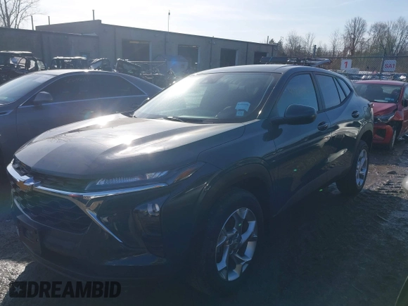 2025 Chevrolet Trax LS with VIN KL77LFEP9SC181886, listed as a IAAI auction lot 41769552 with 181 mi miles and . Bid and sale history available at DreamBid. Image 18.
