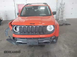 2018 Jeep Renegade Sport z VIN ZACCJBAB0JPH92670, wystawiony jako IAAI lot #42469550 z przebiegiem Nie podano mil oraz . Historia ofert i sprzedaży dostępna na DreamBid. Obrazek 12.