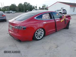 2019 Tesla Model S 75D с VIN 5YJSA1E21KF304075, выставлен на аукционе IAAI как лот 41193021 с пробегом 88 432 миль миль и . История ставок и продаж доступна на DreamBid. Изображение 4.