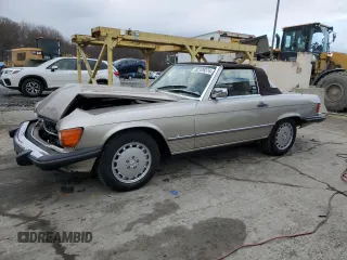 1989 Mercedes-Benz 560 Series 560SL with VIN WDBBA48D0KA099001, listed as a Copart auction lot 82129274 with 95,805 mi miles and Clean Title. Bid and sale history available at carsss.com. Image 1.