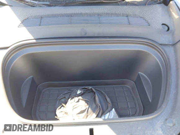 2024 Tesla Model Y Long Range with VIN 7SAYGDEE5RA329172, listed as a IAAI auction lot 41892147 with 8,030 mi miles and . Bid and sale history available at DreamBid. Image 10.