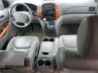 2009 Toyota Sienna XLE z VIN 5TDZK22C09S252216, wystawiony jako Copart lot #57690045 z przebiegiem 132 012 mil mil oraz Nie do naprawy • Non repairable. Historia ofert i sprzedaży dostępna na DreamBid. Obrazek 8.