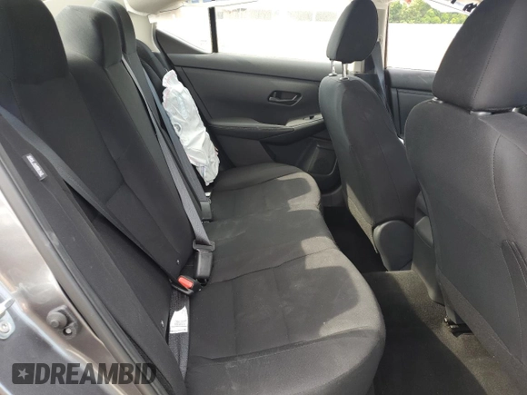 2025 Nissan Sentra S z VIN 3N1AB8BV9SY229200, wystawiony jako Copart lot #56155535 z przebiegiem 11 396 mil mil oraz Czysty tytuł • Clean title. Historia ofert i sprzedaży dostępna na DreamBid. Obrazek 10.