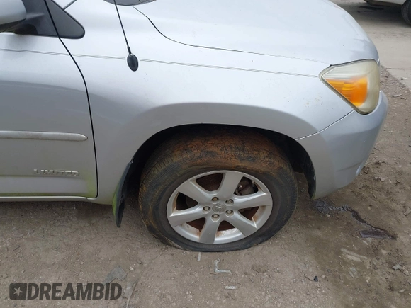 2008 Toyota RAV4 Ltd with VIN JTMZK31V586015535, listed as a IAAI auction lot 41615780 with 284,183 mi miles. Bid and sale history available at carsss.com. Image 13.