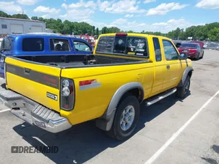 2000 Nissan Frontier XE z VIN 1N6ED26T7YC360056, wystawiony jako IAAI lot #42354804 z przebiegiem Nie podano mil oraz . Historia ofert i sprzedaży dostępna na DreamBid. Obrazek 4.