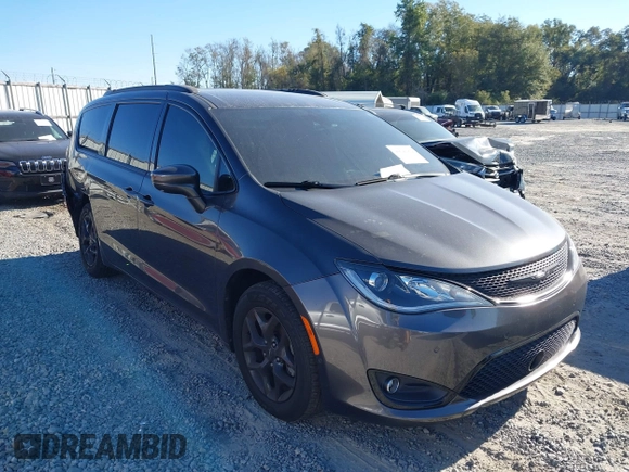 2020 Chrysler Pacifica Touring with VIN 2C4RC1FG1LR245764, listed as a IAAI auction lot 40646472 with 86,119 mi miles and . Bid and sale history available at DreamBid. Image 1.
