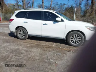 2015 Nissan Pathfinder SV z VIN 5N1AR2MN2FC693359, wystawiony jako IAAI lot #41443813 z przebiegiem 132 405 mil mil oraz . Historia ofert i sprzedaży dostępna na DreamBid. Obrazek 1.