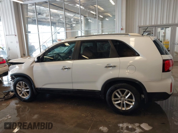 2014 Kia Sorento LX with VIN 5XYKT4A67EG433472, listed as a IAAI auction lot 41276576 with 177,014 mi miles. Bid and sale history available at carsss.com. Image 14.