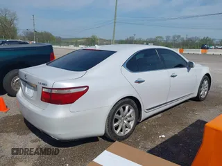 2008 Lexus LS 460 z VIN JTHBL46F285070311, wystawiony jako IAAI lot #42035847 z przebiegiem 220 321 mil mil oraz . Historia ofert i sprzedaży dostępna na DreamBid. Obrazek 4.