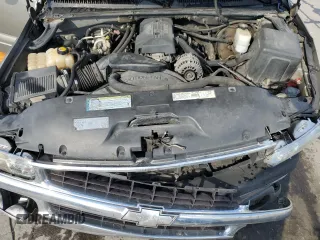 2000 Chevrolet Suburban LT with VIN 3GNEC16T2YG136424, listed as a Copart auction lot 74735894 with 495,172 mi miles and Salvage Title. Bid and sale history available at carsss.com. Image 12.