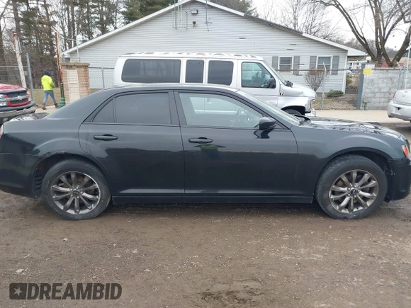 2014 Chrysler 300 with VIN 2C3CCAGT3EH236935, listed as a IAAI auction lot 41654801 with 181,006 mi miles. Bid and sale history available at carsss.com. Image 13.