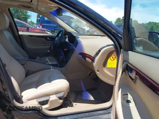 2004 Volvo S60 с VIN YV1RS61T642386215, выставлен на аукционе IAAI как лот 42316402 с пробегом 204 756 миль миль и . История ставок и продаж доступна на DreamBid. Изображение 5.