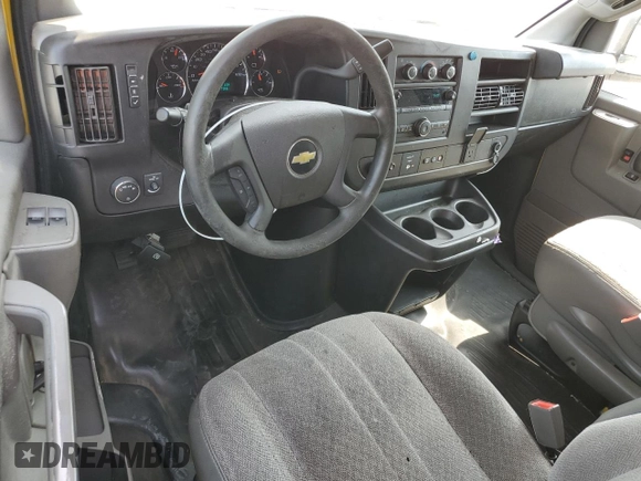 2021 Chevrolet Express Cargo z VIN 1GCWGAFP2M1175043, wystawiony jako Copart lot #59509695 z przebiegiem 225 388 mil mil oraz Czysty tytuł • Clean title. Historia ofert i sprzedaży dostępna na DreamBid. Obrazek 8.
