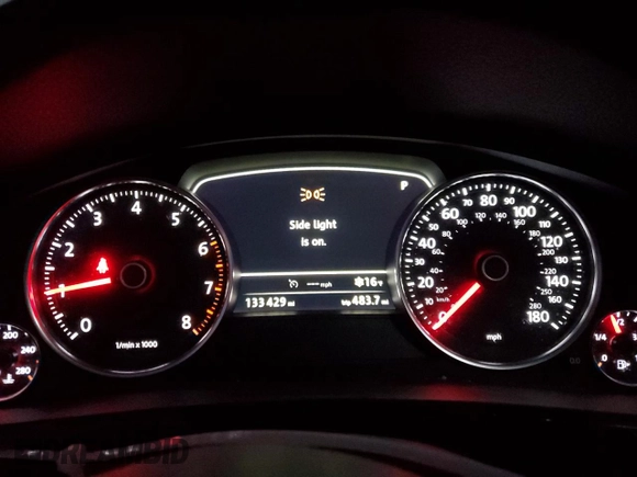 2016 Volkswagen Touareg Sport with VIN WVGEF9BP2GD005296, listed as a Copart auction lot 88808735 with 133,429 mi miles and Salvage Title. Bid and sale history available at DreamBid. Image 9.