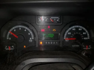 2009 Ford Econoline Passenger XL с VIN 1FBNE31L59DA75112, выставлен на аукционе Copart как лот 58001075 с пробегом 147 492 миль миль и Списание • Salvage title. История ставок и продаж доступна на DreamBid. Изображение 9.