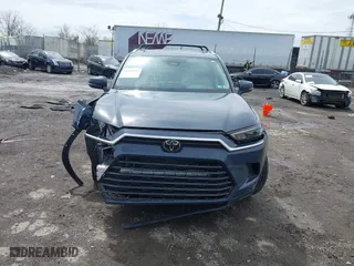 2024 Toyota Grand Highlander XLE with VIN 5TDAAAB54RS000108, listed as a IAAI auction lot 41971879 with 27,207 mi miles. Bid and sale history available at carsss.com. Image 11.
