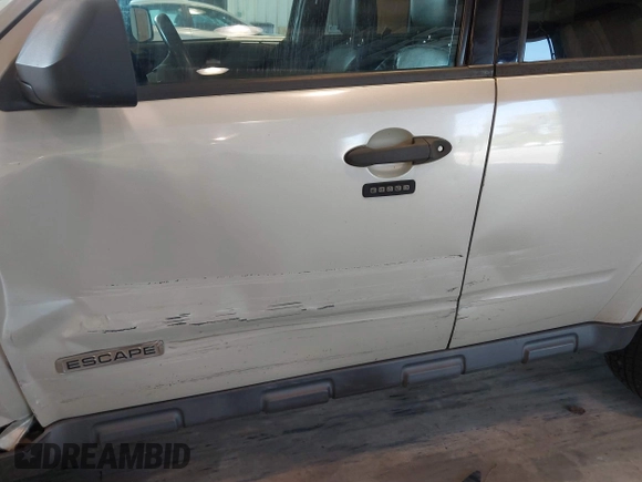 2008 Ford Escape XLT with VIN 1FMCU93198KE17879, listed as a IAAI auction lot 40125825 with 214,373 mi miles and . Bid and sale history available at DreamBid. Image 12.