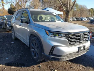 2025 Honda Pilot Sport z VIN 5FNYG1H39SB017788, wystawiony jako IAAI lot #41408771 z przebiegiem 4 041 mil mil oraz . Historia ofert i sprzedaży dostępna na DreamBid. Obrazek 1.
