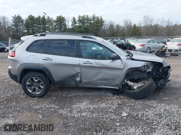 2019 Jeep Cherokee Trailhawk with VIN 1C4PJMBX5KD103259, listed as a IAAI auction lot 41704861 with 39,923 mi miles and . Bid and sale history available at DreamBid. Image 13.