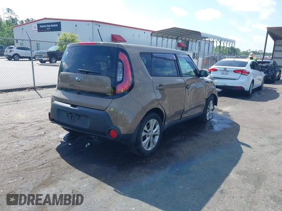 2015 Kia Soul + with VIN KNDJP3A53F7195085, listed as a IAAI auction lot 41962140 with 160,578 mi miles. Bid and sale history available at carsss.com. Image 4.