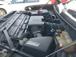 2019 Chevrolet Silverado 1500 RST z VIN 1GCRWDED3KZ221034, wystawiony jako IAAI lot #42121556 z przebiegiem 48 733 mil mil oraz . Historia ofert i sprzedaży dostępna na DreamBid. Obrazek 19.