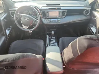 2016 Toyota RAV4 SE z VIN JTMNFREVXGD080908, wystawiony jako Copart lot #60791155 z przebiegiem 87 368 mil mil oraz Szkoda całkowita • Salvage title. Historia ofert i sprzedaży dostępna na DreamBid. Obrazek 8.