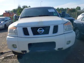 2008 Nissan Titan XE z VIN 1N6AA07FX8N309885, wystawiony jako IAAI lot #42847181 z przebiegiem 192 595 mil mil oraz . Historia ofert i sprzedaży dostępna na DreamBid. Obrazek 6.
