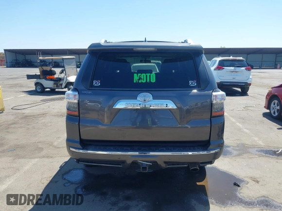 2017 Toyota 4Runner SR5 z VIN JTEBU5JR6H5417298, wystawiony jako IAAI lot #42464895 z przebiegiem 144 266 mil mil oraz . Historia ofert i sprzedaży dostępna na DreamBid. Obrazek 17.