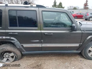 2006 Jeep Commander Limited with VIN 1J8HG58266C338505, listed as a IAAI auction lot 41913305 with 189,359 mi miles. Bid and sale history available at carsss.com. Image 13.