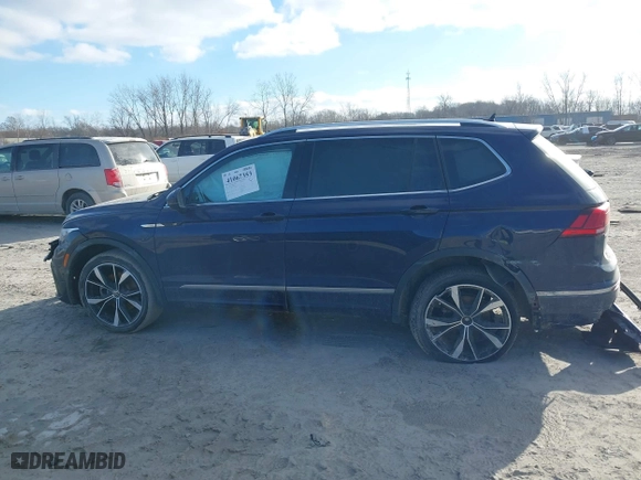 2022 Volkswagen Tiguan SEL R-Line with VIN 3VV4B7AX6NM050942, listed as a IAAI auction lot 41067353 with 38,634 mi miles. Bid and sale history available at carsss.com. Image 14.
