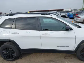 2023 Jeep Cherokee Altitude Lux with VIN 1C4PJMMB6PD112545, listed as a IAAI auction lot 41875820 with 53,559 mi miles. Bid and sale history available at carsss.com. Image 13.