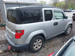 2010 Honda Element EX with VIN 5J6YH2H72AL003419, listed as a IAAI auction lot 42128138 with 134,109 mi miles and . Bid and sale history available at DreamBid. Image 4.