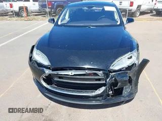 2013 Tesla Model S z VIN 5YJSA1CG0DFP17932, wystawiony jako IAAI lot #42212413 z przebiegiem 76 214 mil mil oraz . Historia ofert i sprzedaży dostępna na DreamBid. Obrazek 6.