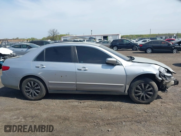 2005 Honda Accord LX z VIN 1HGCM56415A106162, wystawiony jako IAAI lot #42119356 z przebiegiem Nie podano mil oraz . Historia ofert i sprzedaży dostępna na DreamBid. Obrazek 13.