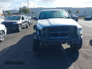 2017 Ram 1500 SLT z VIN 1C6RR6GG9HS804033, wystawiony jako IAAI lot #41707426 z przebiegiem 92 182 mil mil oraz . Historia ofert i sprzedaży dostępna na DreamBid. Obrazek 6.