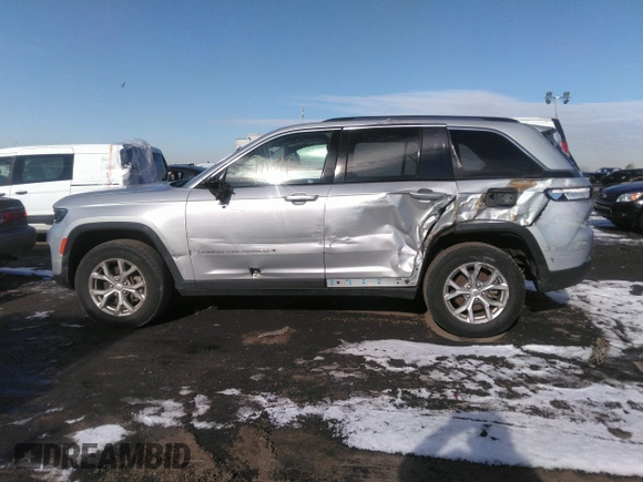 2023 Jeep Grand Cherokee Limited z VIN 1C4RJHBG4PC586661, wystawiony jako IAAI lot #41069064 z przebiegiem 22 209 mil mil oraz . Historia ofert i sprzedaży dostępna na DreamBid. Obrazek 14.