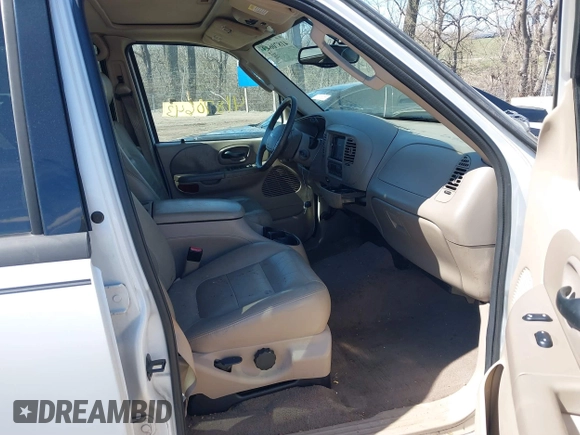 2003 Ford F-150 XLT with VIN 1FTRW07663KD57580, listed as a IAAI auction lot 41870643 with 256,497 mi miles. Bid and sale history available at carsss.com. Image 5.