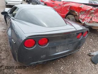 2010 Chevrolet Corvette Z16 Grand Sport 3LT z VIN 1G1YW2DW9A5102907, wystawiony jako IAAI lot #42054489 z przebiegiem 44 569 mil mil oraz . Historia ofert i sprzedaży dostępna na DreamBid. Obrazek 17.