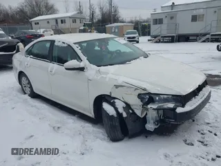 2014 Volkswagen Passat Wolfsburg Edition z VIN 1VWAT7A33EC091975, wystawiony jako IAAI lot #41489344 z przebiegiem 97 306 mil mil oraz . Historia ofert i sprzedaży dostępna na DreamBid. Obrazek 1.