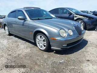 2003 Jaguar S-Type z VIN SAJEA01U93HM87534, wystawiony jako IAAI lot #42189021 z przebiegiem 157 224 mil mil oraz . Historia ofert i sprzedaży dostępna na DreamBid. Obrazek 1.