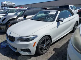 2020 BMW 2 Series 230i with VIN WBA2M7C02L7E85044, listed as a IAAI auction lot 41625210 with 27,232 mi miles. Bid and sale history available at carsss.com. Image 18.