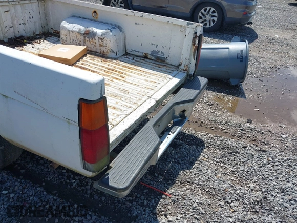 1995 Nissan Frontier XE with VIN 1N6SD16S9SC381048, listed as a IAAI auction lot 42365010 with 138,553 mi miles and . Bid and sale history available at DreamBid. Image 6.