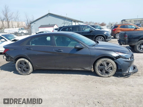 2022 Hyundai Elantra SEL with VIN 5NPLM4AGXNH065808, listed as a IAAI auction lot 42070044 with 16,370 mi miles and . Bid and sale history available at DreamBid. Image 14.